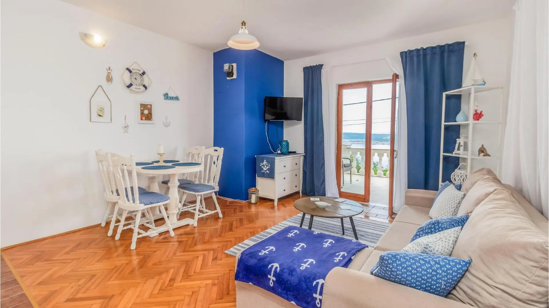 Gorgeous Apartment In Dramalj With Kitchen